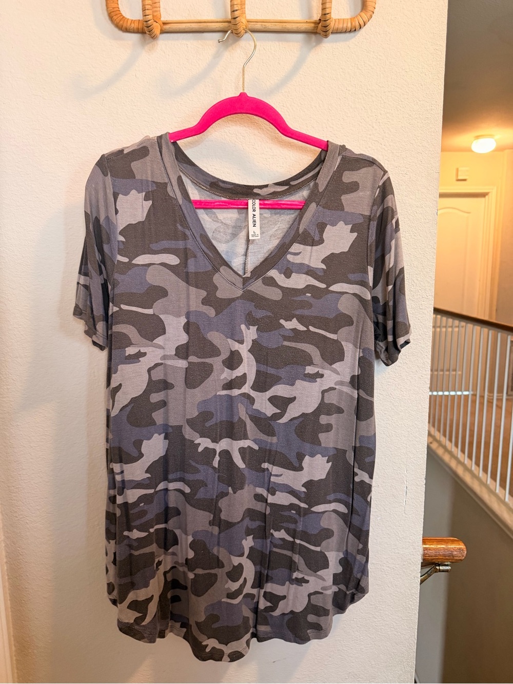 Women's V-Neck Short Sleeve Camo Tee - Gray
